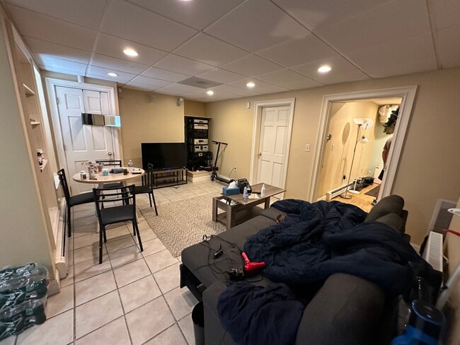 25 Kilsyth Rd, Unit B
