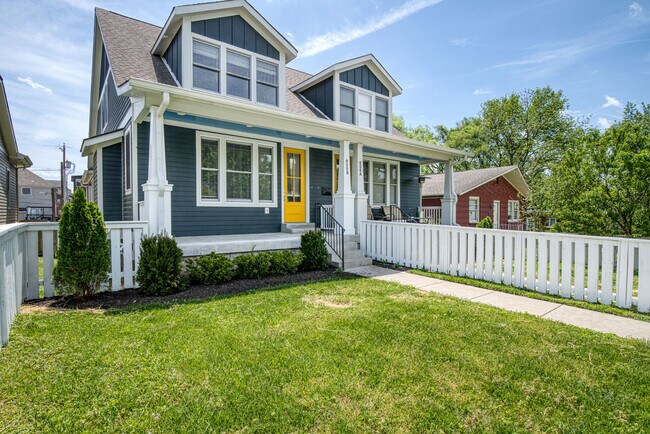808 Shelby Ave, Unit B in Nashville, TN - Foto de edificio - Building Photo