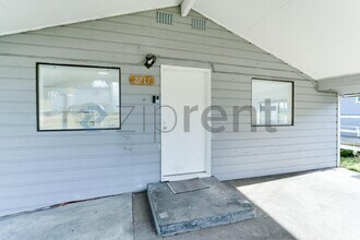 2717 S 125th St in Burien, WA - Building Photo - Building Photo