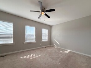 6623 Perry Creek Rd in Raleigh, NC - Building Photo - Building Photo