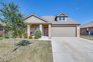 414 Plum Dr in Nevada, TX - Building Photo