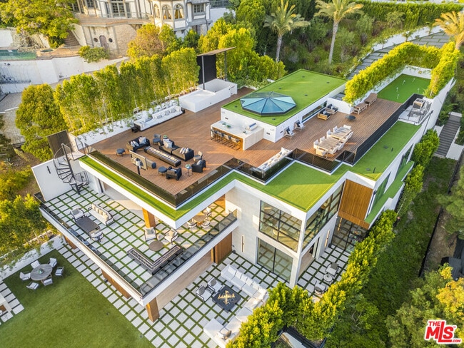 1033 Somera Rd in Los Angeles, CA - Building Photo - Building Photo