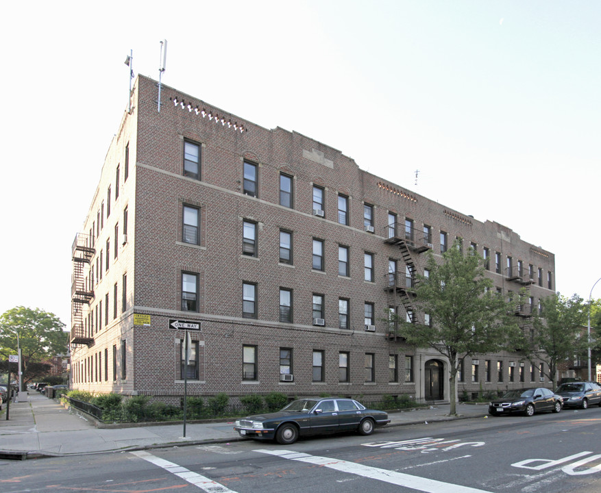 5801 14th Ave in Brooklyn, NY - Building Photo