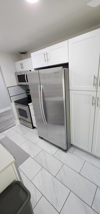 601 Heritage Ln in Largo, FL - Building Photo