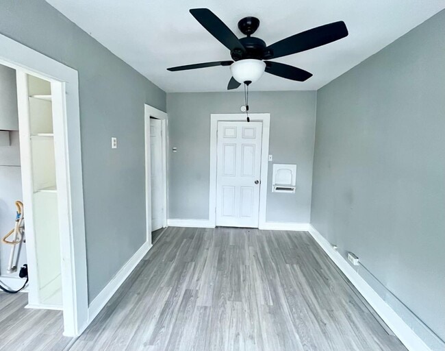 217 Lotus St in San Antonio, TX - Building Photo - Building Photo