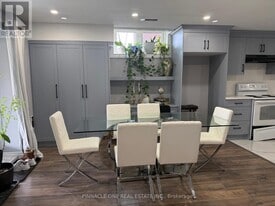 23 Purdy Pl in Clarington, ON - Building Photo