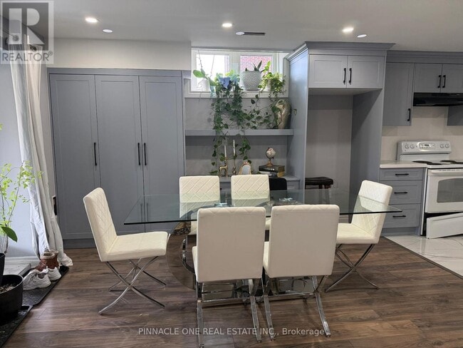 property at 23 Purdy Pl