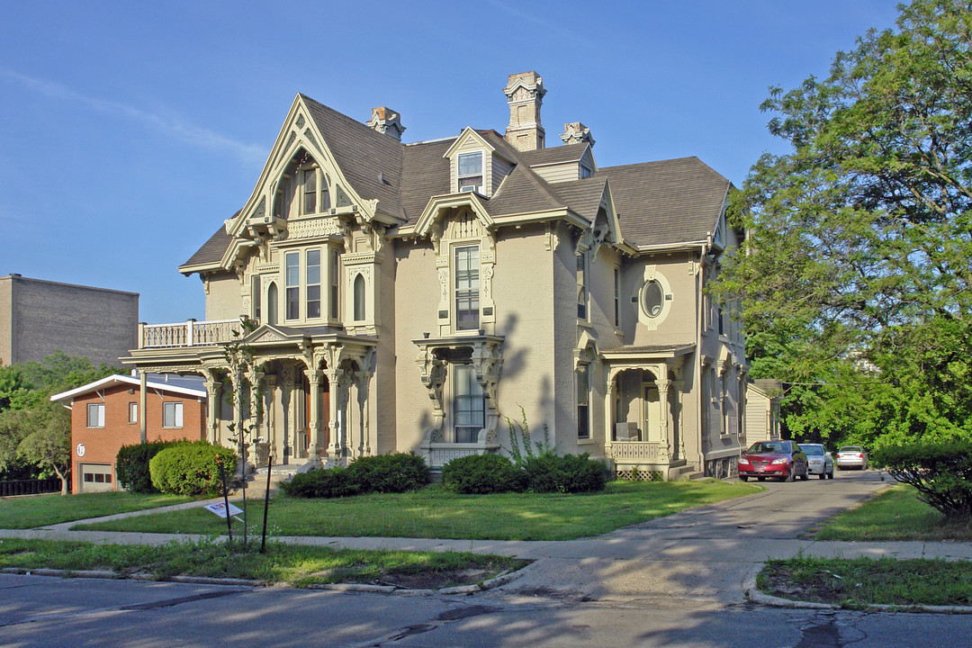 55 Lafayette NE in Grand Rapids, MI - Foto de edificio