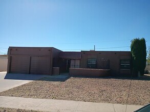 4744 Rolling Stone Ave in El Paso, TX - Building Photo - Building Photo