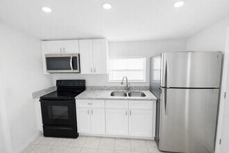 5010 Killarney Ave in Fort Pierce, FL - Building Photo - Building Photo