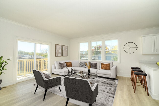 214 N Walnut St in Bensenville, IL - Building Photo - Building Photo