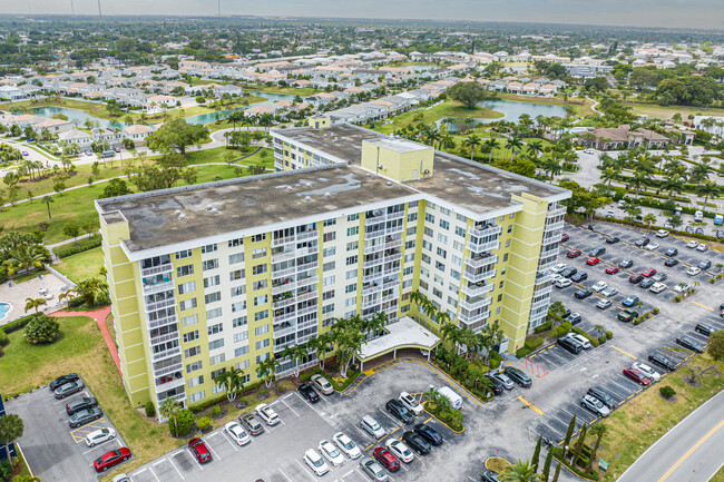 Hillcrest No 21 in Hollywood, FL - Building Photo - Building Photo