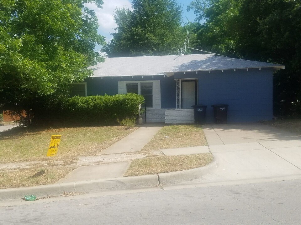 6720 Greenlee St in Fort Worth, TX - Building Photo