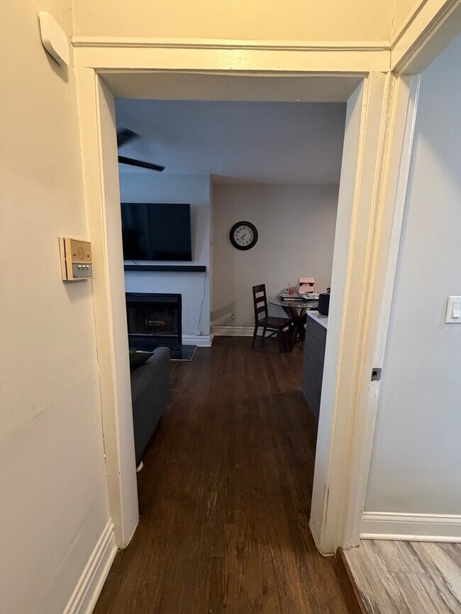 631 W Roscoe St in Chicago, IL - Building Photo - Building Photo