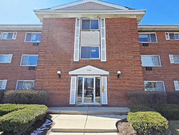 8450 Skokie Blvd in Skokie, IL - Building Photo