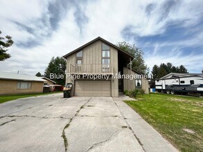 1190 York Dr in Blackfoot, ID - Building Photo - Building Photo