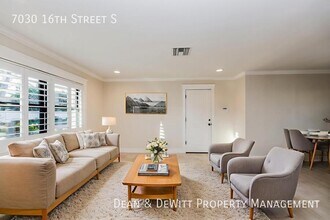 7030 16th St S in St. Petersburg, FL - Building Photo - Building Photo