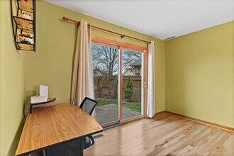 2422 Cedar Crest Dr in Columbus, IN - Building Photo - Building Photo