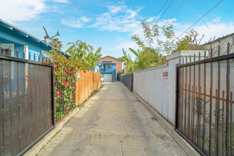 1064 Hoffman Ave in Long Beach, CA - Building Photo - Building Photo