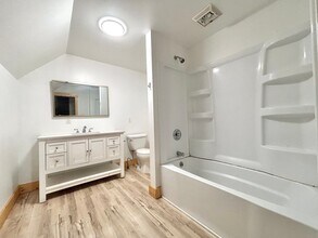 1422 E Stockbridge Ave in Kalamazoo, MI - Building Photo - Building Photo