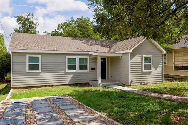 2114 Harlandale Ave in Dallas, TX - Building Photo