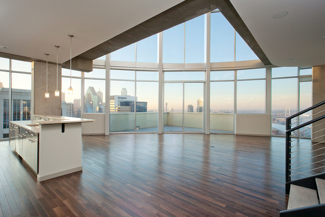 Glass House by Windsor in Dallas, TX - Building Photo