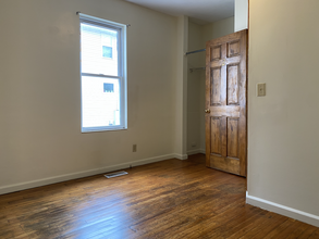 66 Stewart St, Unit A in Athens, OH - Building Photo - Building Photo