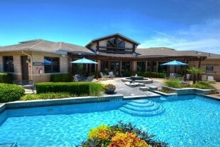 Lakeside 121 Apartments in Lewisville, TX - Building Photo