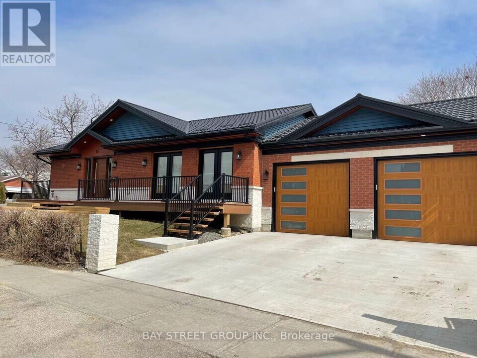 65 Windsor Rd in Toronto, ON - Building Photo