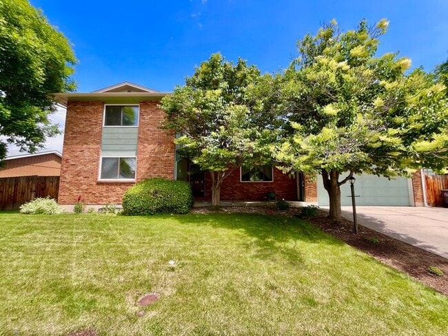 property at 1017 S Redbud Dr