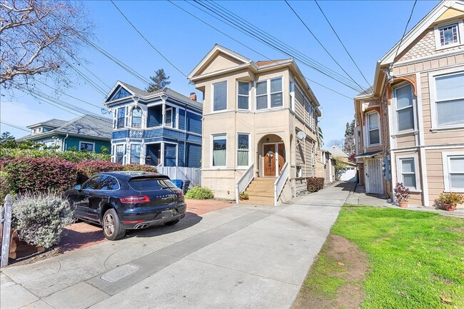 property at 1821 Encinal Ave