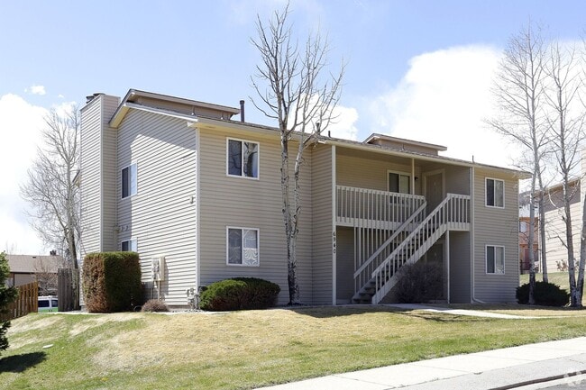 6940 Peyote Way in Colorado Springs, CO - Foto de edificio - Building Photo