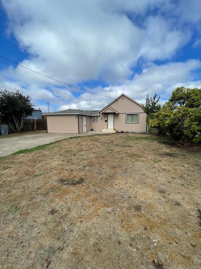 property at 41 E Pine St