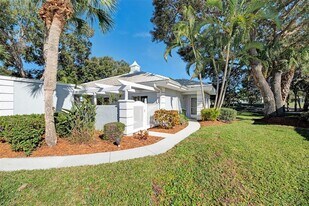 216 Cerromar Way S in Venice, FL - Building Photo