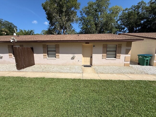 property at 1585 Sunset Ln