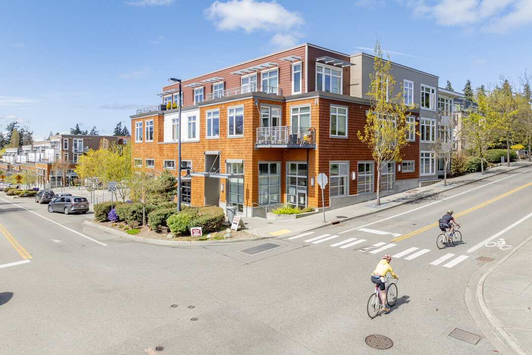 Harbor Square in Bainbridge Island, WA - Building Photo