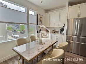 2811 W 69th Ave in Federal Heights, CO - Foto de edificio - Building Photo