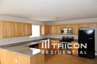4004 Castle Way Dr in Fairburn, GA - Building Photo - Building Photo