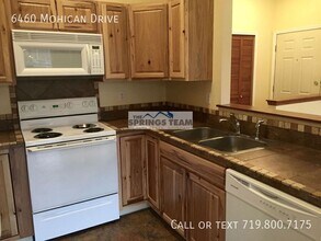 6460 Mohican Dr in Colorado Springs, CO - Building Photo - Building Photo