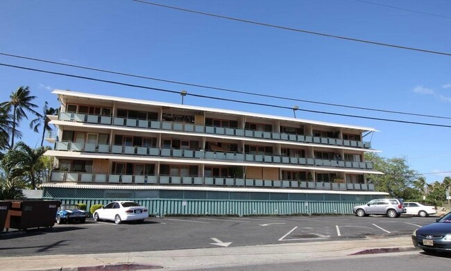property at 85-933-933 Bayview St