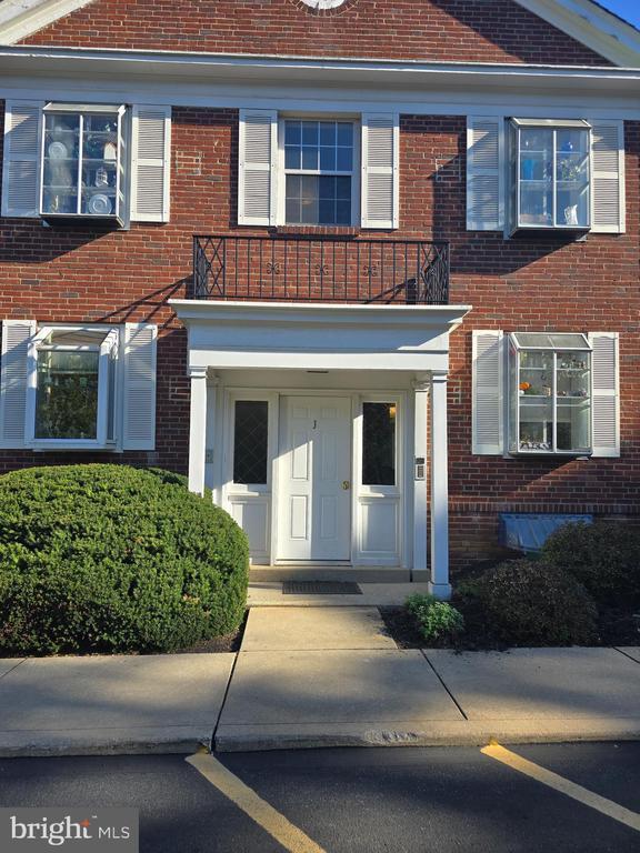 922 W Montgomery Ave-Unit -J5 in Bryn Mawr, PA - Building Photo - Building Photo