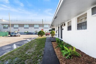 2649 Van Buren St in Hollywood, FL - Building Photo - Building Photo