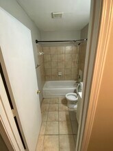 3809 Carpenter Dr, Unit 2 in Louisville, KY - Building Photo - Building Photo