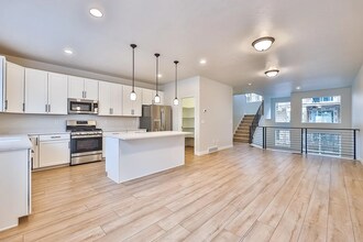 15051 S Halter Way in Bluffdale, UT - Foto de edificio - Building Photo