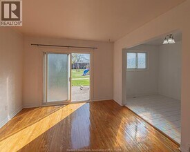 1900 Columbia Ct in Windsor, ON - Building Photo - Building Photo