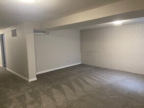 7312 E Princeton Ave in Denver, CO - Foto de edificio - Building Photo