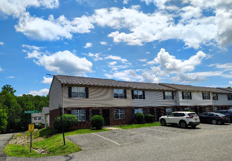 32 Ferguson Dr in Lynchburg, VA - Building Photo