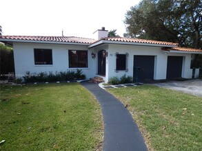 52 Alcantarra Ave in Coral Gables, FL - Building Photo - Building Photo