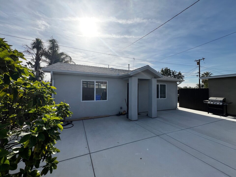 513 W Lorraine Pl in Rialto, CA - Building Photo