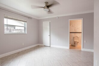 9696 SW 1st Pl in Boca Raton, FL - Building Photo - Building Photo
